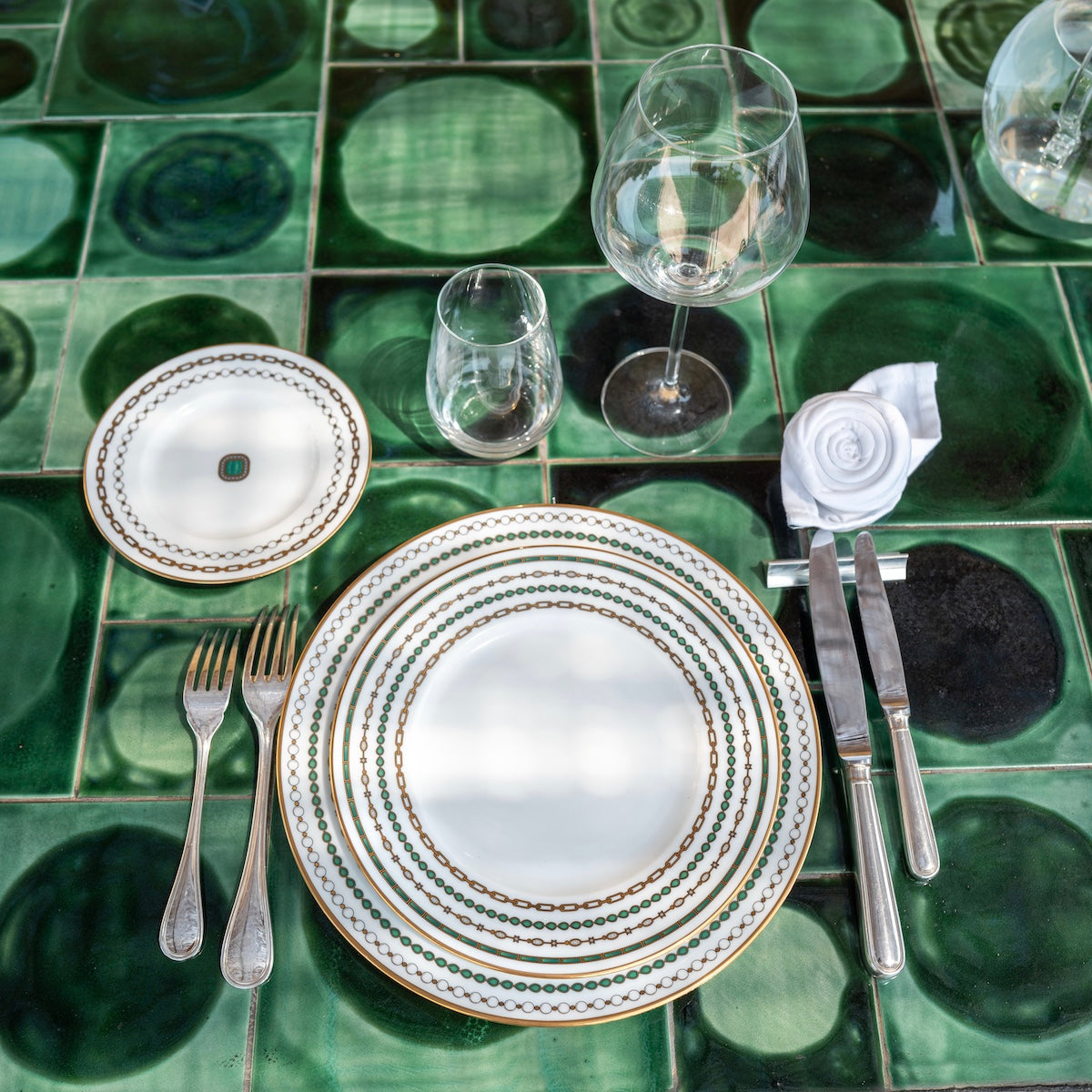 Assiette à dîner - Bijoux Émeraudes