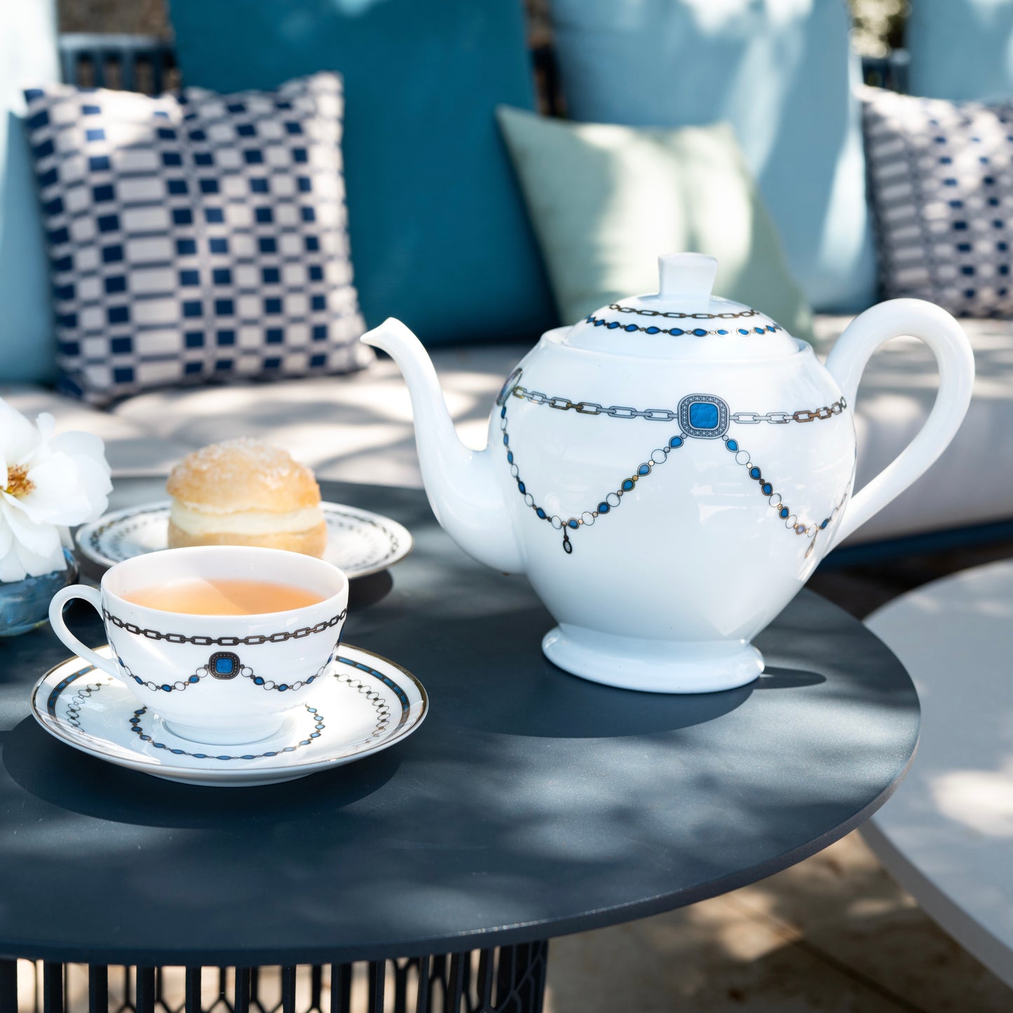12 cup teapot- Sapphire Jewelry
