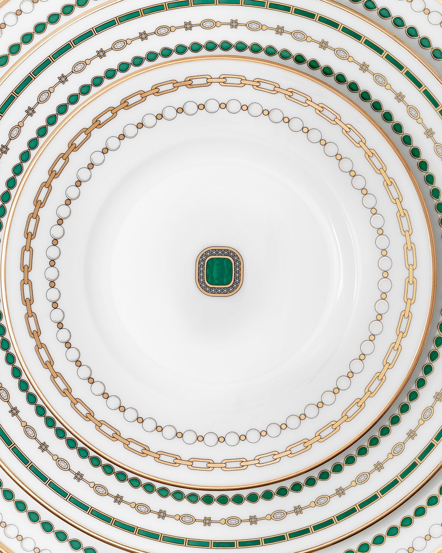 Dessert plate - Emerald Jewelry