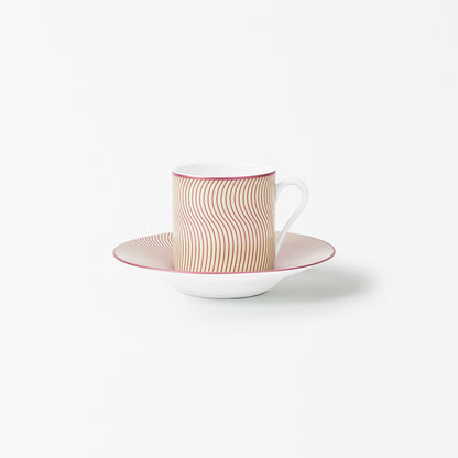 Coffee cup with saucer - Illusion