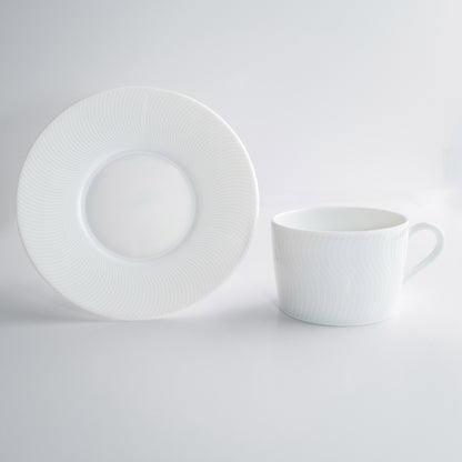 Tasse à thé avec la soucoupe - Illusion Blanche