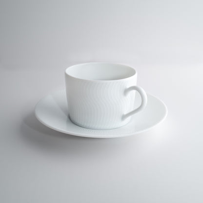 Tasse à thé avec la soucoupe - Illusion Blanche